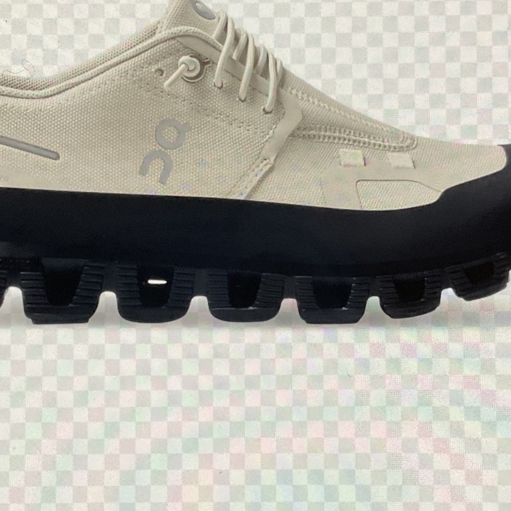 Brand New On Cloud 5 Ready in Pearl/Magnet  W 6.5